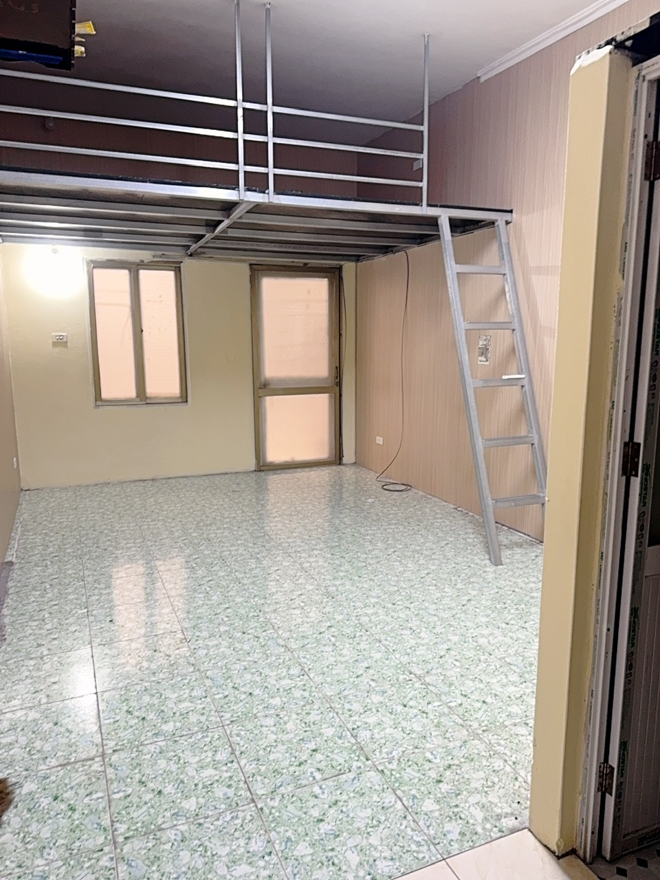 Cho thuê nhà 2 tầng Bạch Mai, gần các đại học Bách- Kinh- Xây 15998228