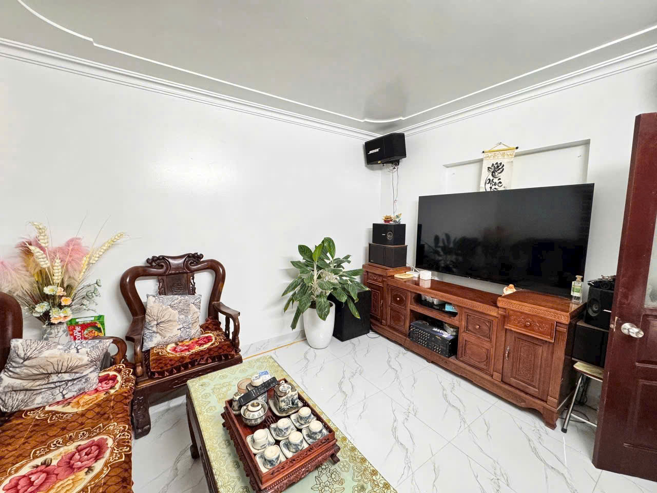 BÁN NHÀ 4 TẦNG MẶT ĐƯỜNG THƯ TRUNG – LÔ GÓC – Ô TÔ ĐỖ TRONG NHÀ – GIÁ 5,5 TỶ 15998233