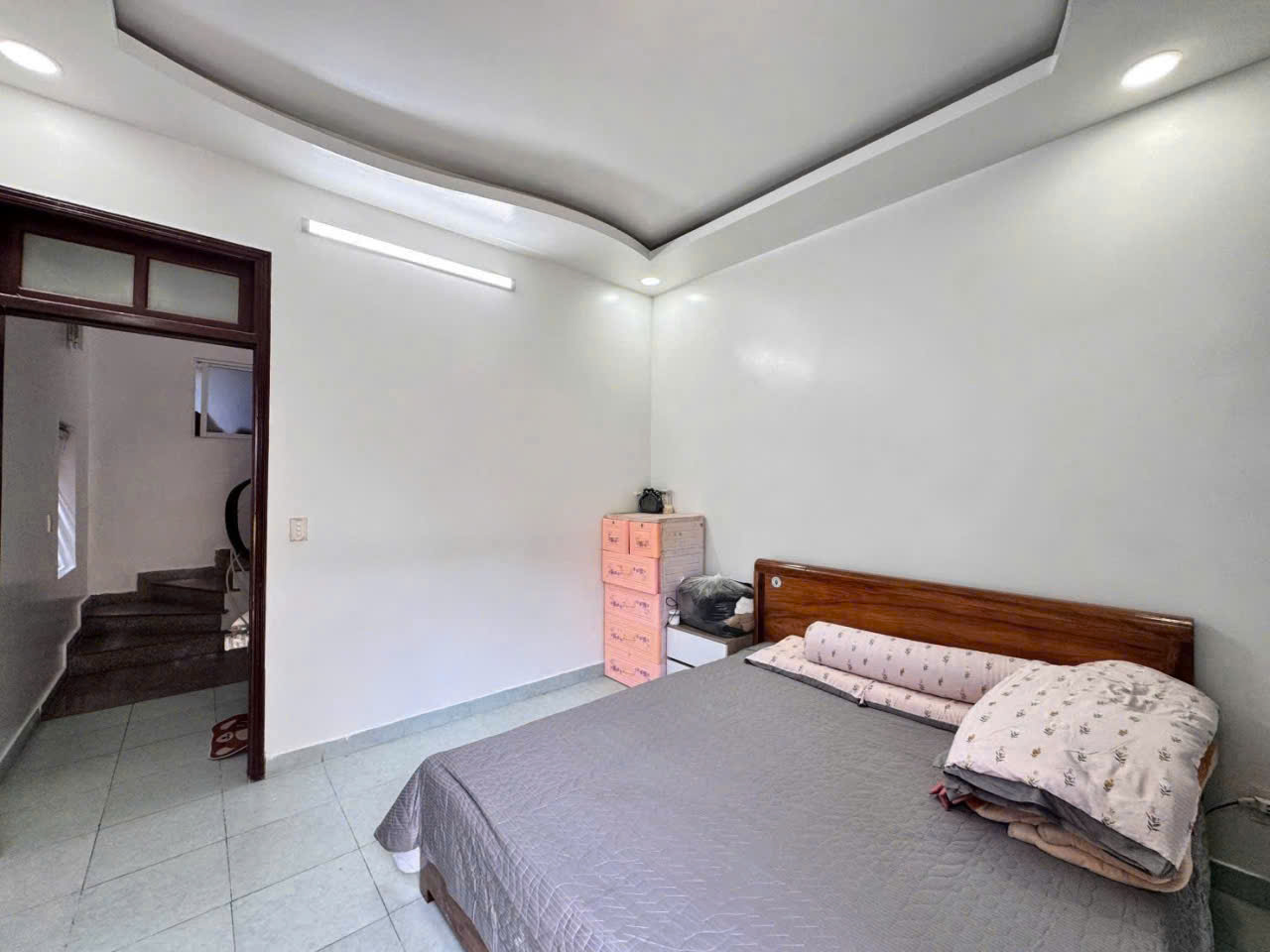 BÁN NHÀ 4 TẦNG MẶT ĐƯỜNG THƯ TRUNG – LÔ GÓC – Ô TÔ ĐỖ TRONG NHÀ – GIÁ 5,5 TỶ 15998233