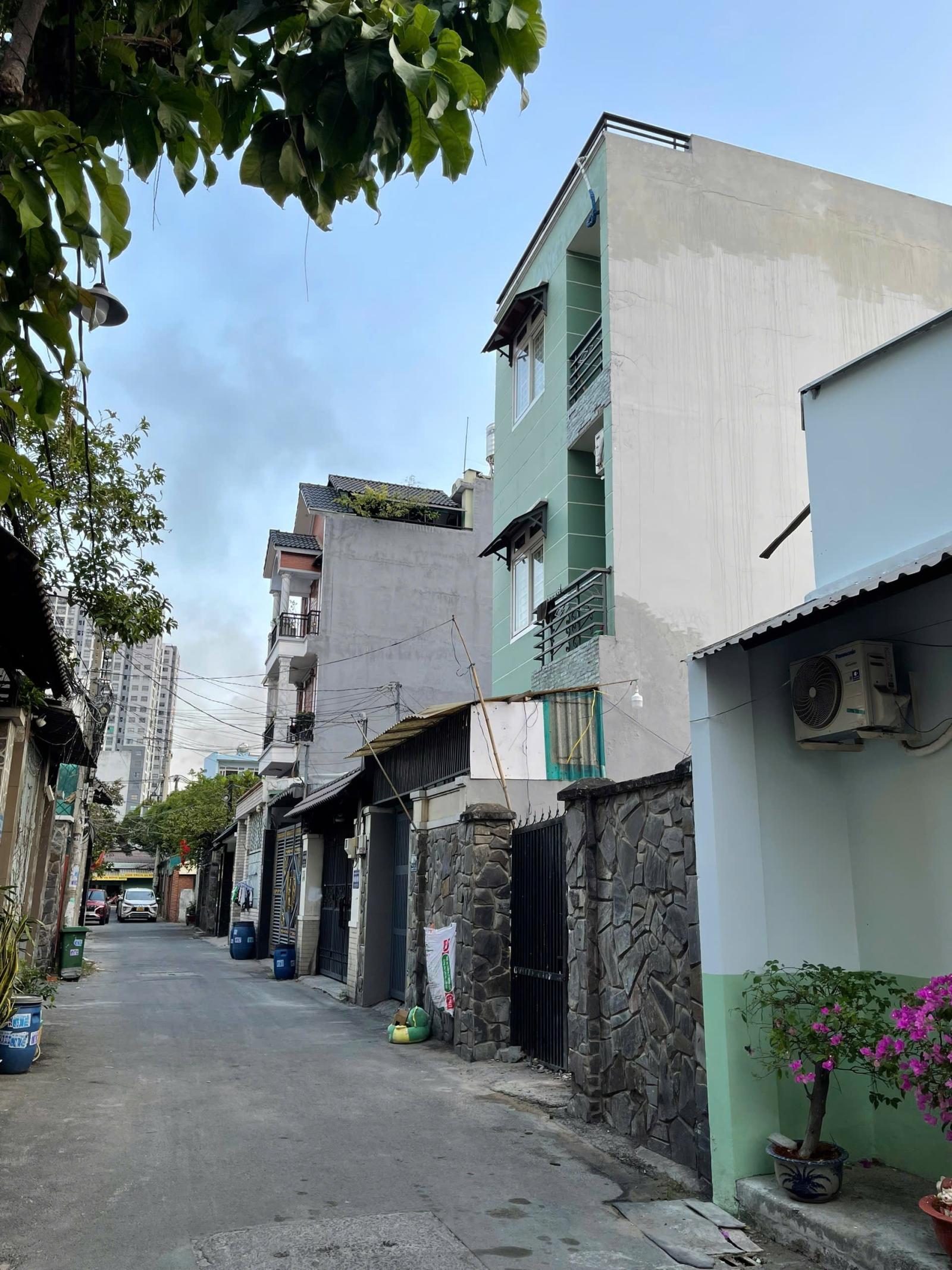 Bán đất 2MT đường 12 Tam Bình, Thủ Đức, DT: 165m2 (4,5 x 37) giá 10,5 tỷ 15998242