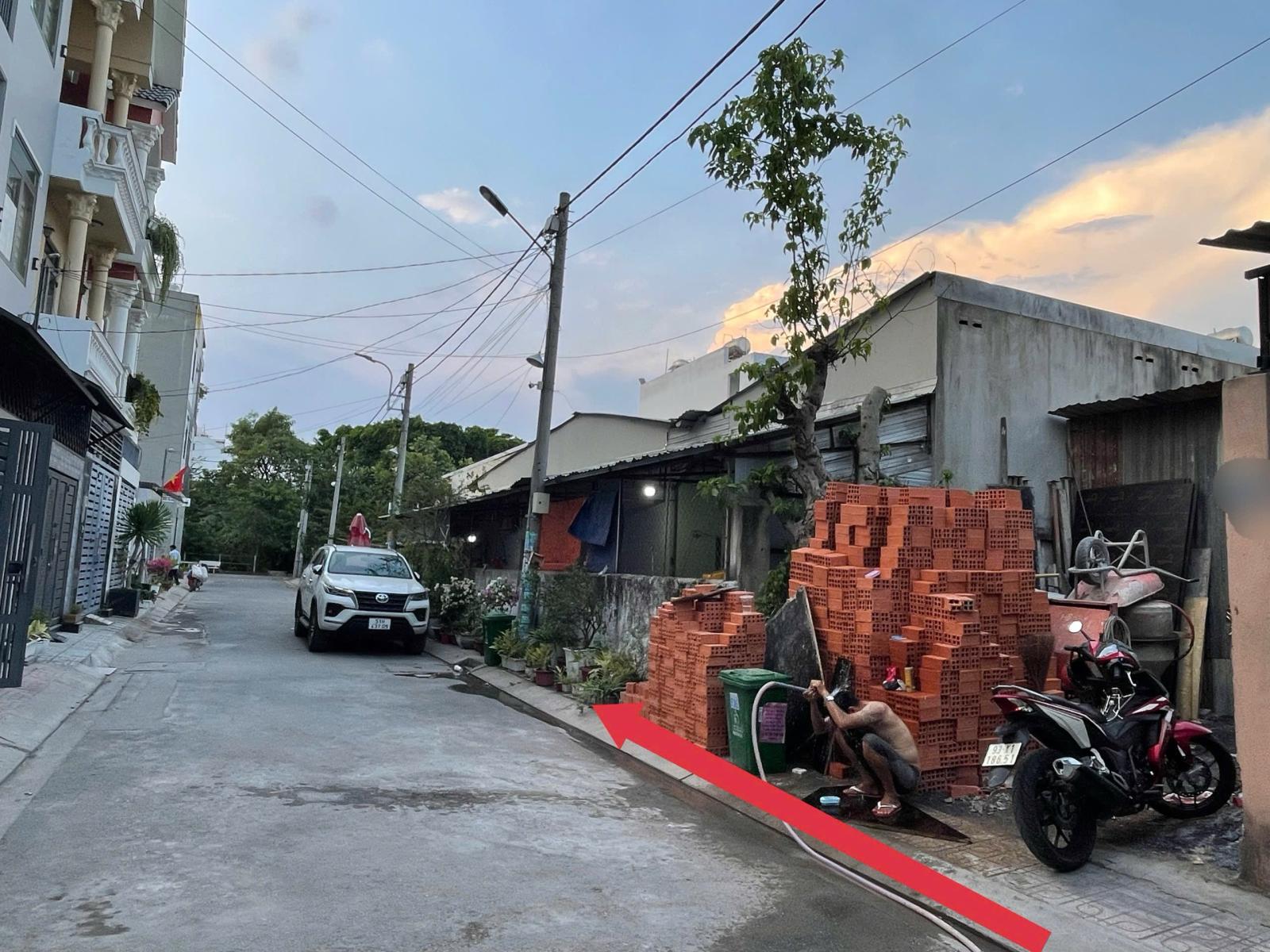 Bán đất 2MT đường 12 Tam Bình, Thủ Đức, DT: 165m2 (4,5 x 37) giá 10,5 tỷ 15998242