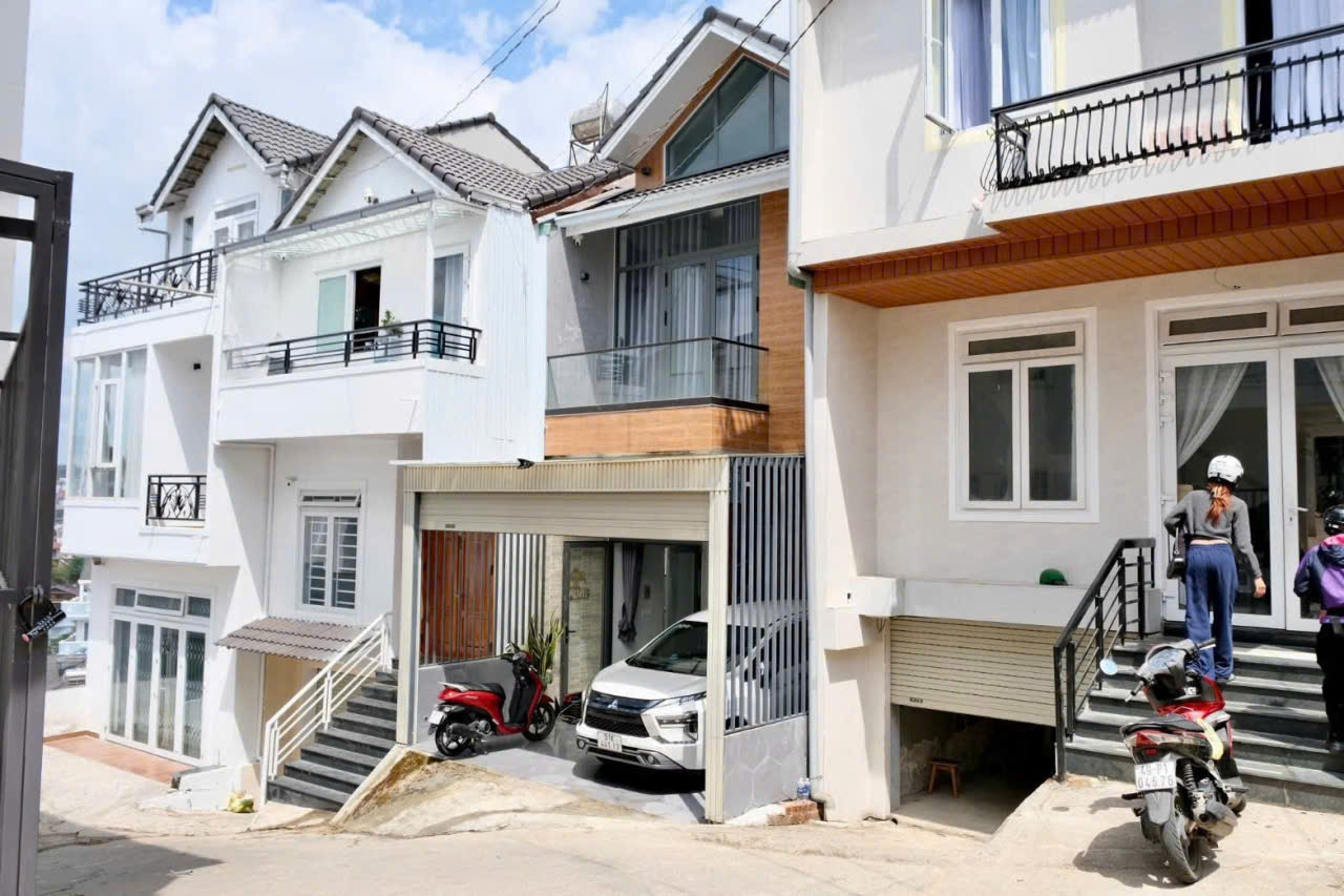 BÁN NHÀ HẺM Ô TÔ NGUYỄN TRUNG TRỰC – P. XUÂN HƯƠNG ĐÀ LẠT 15998335
