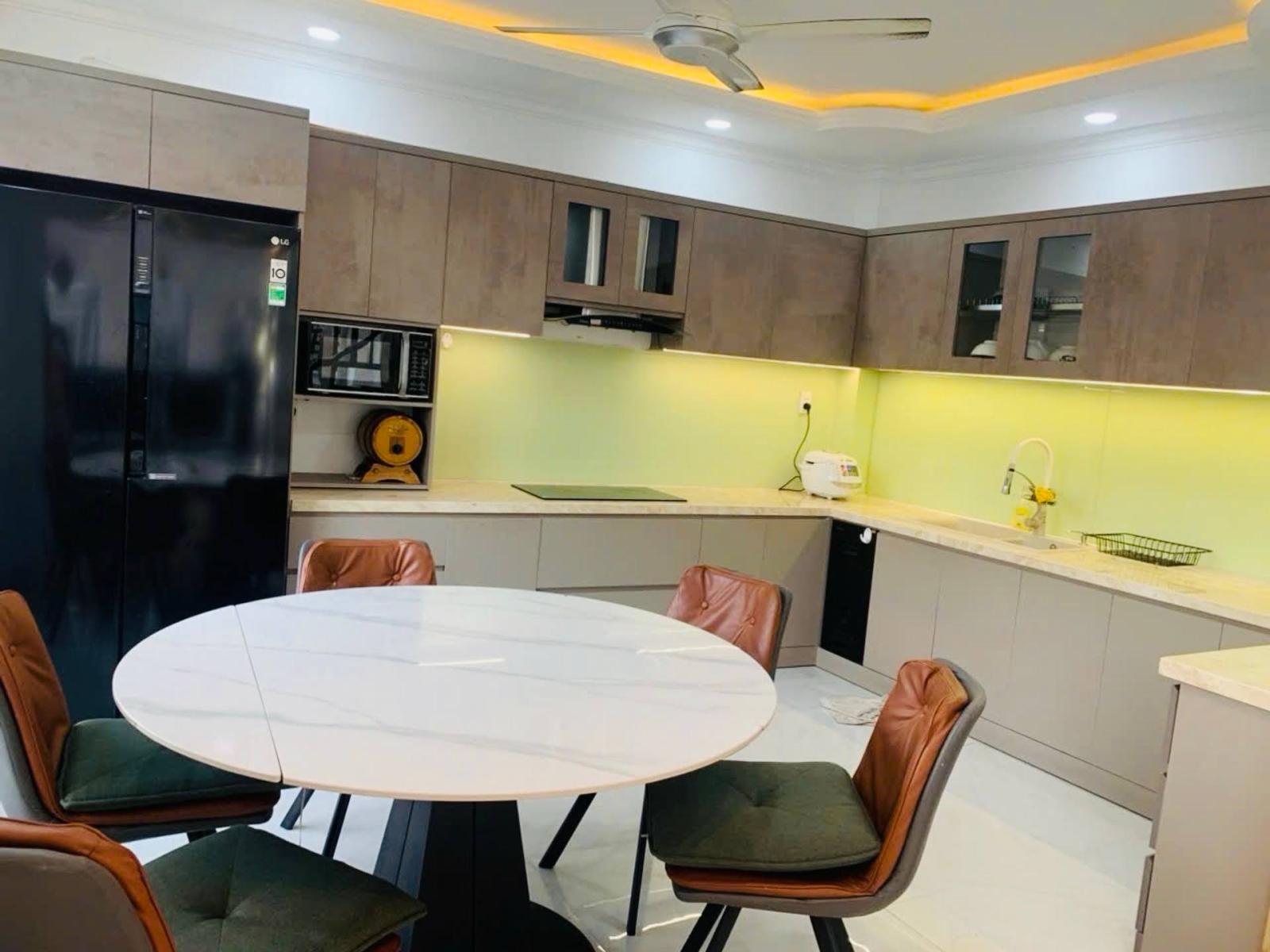 Bán nhà hẻm xe hơi Phan Huy Ích, Gò Vấp, đối diện Emart, 56m²,5 tầng, 5PN, 6.8 tỷ TL 15998340