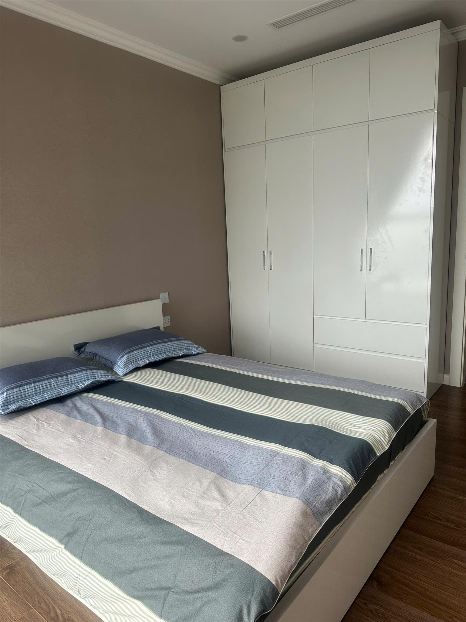 CC Cho thuê căn hộ 3ngủ sunshine riverside phú thượng 15998348