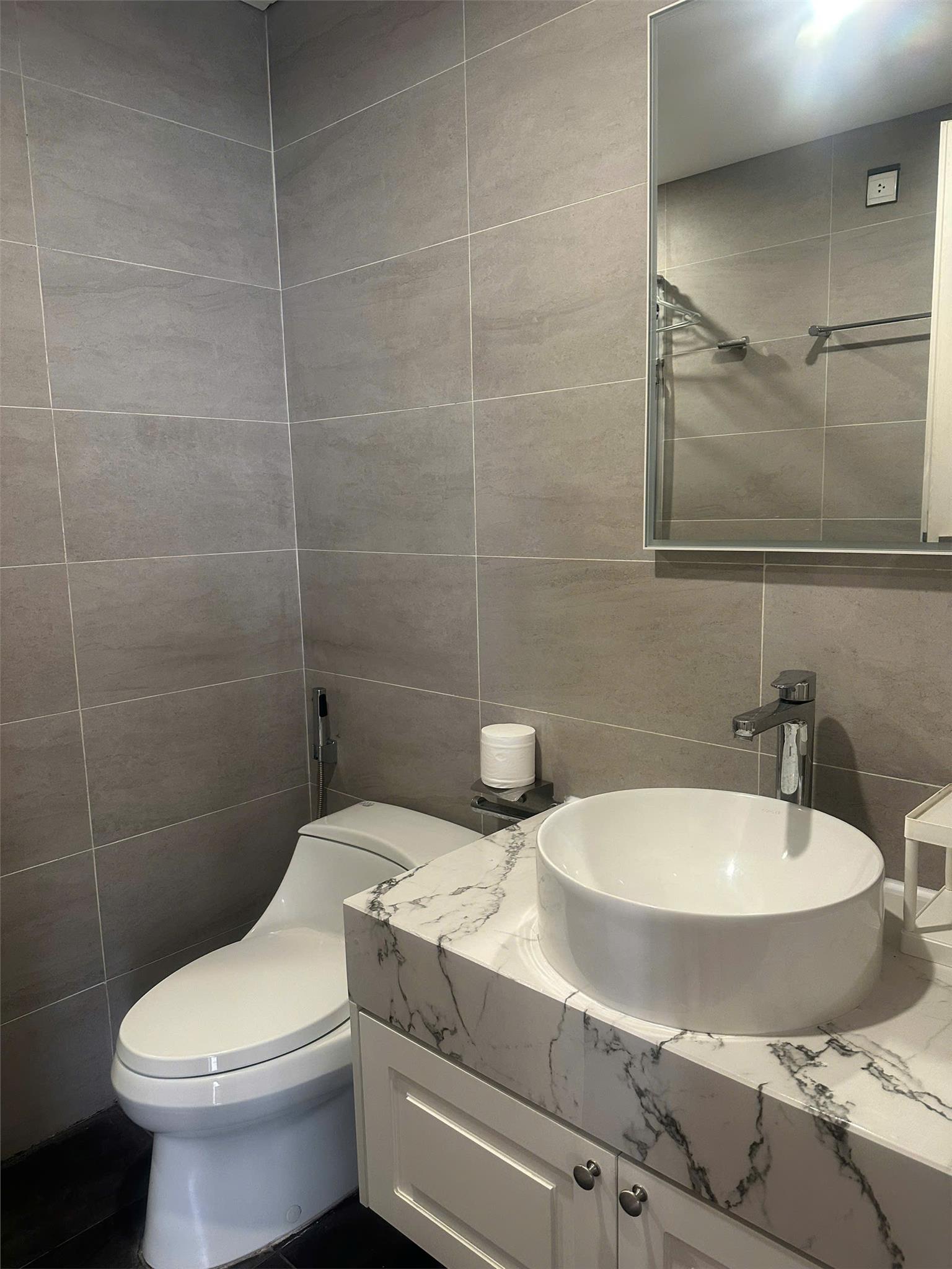 CC Cho thuê căn hộ 3ngủ sunshine riverside phú thượng 15998348