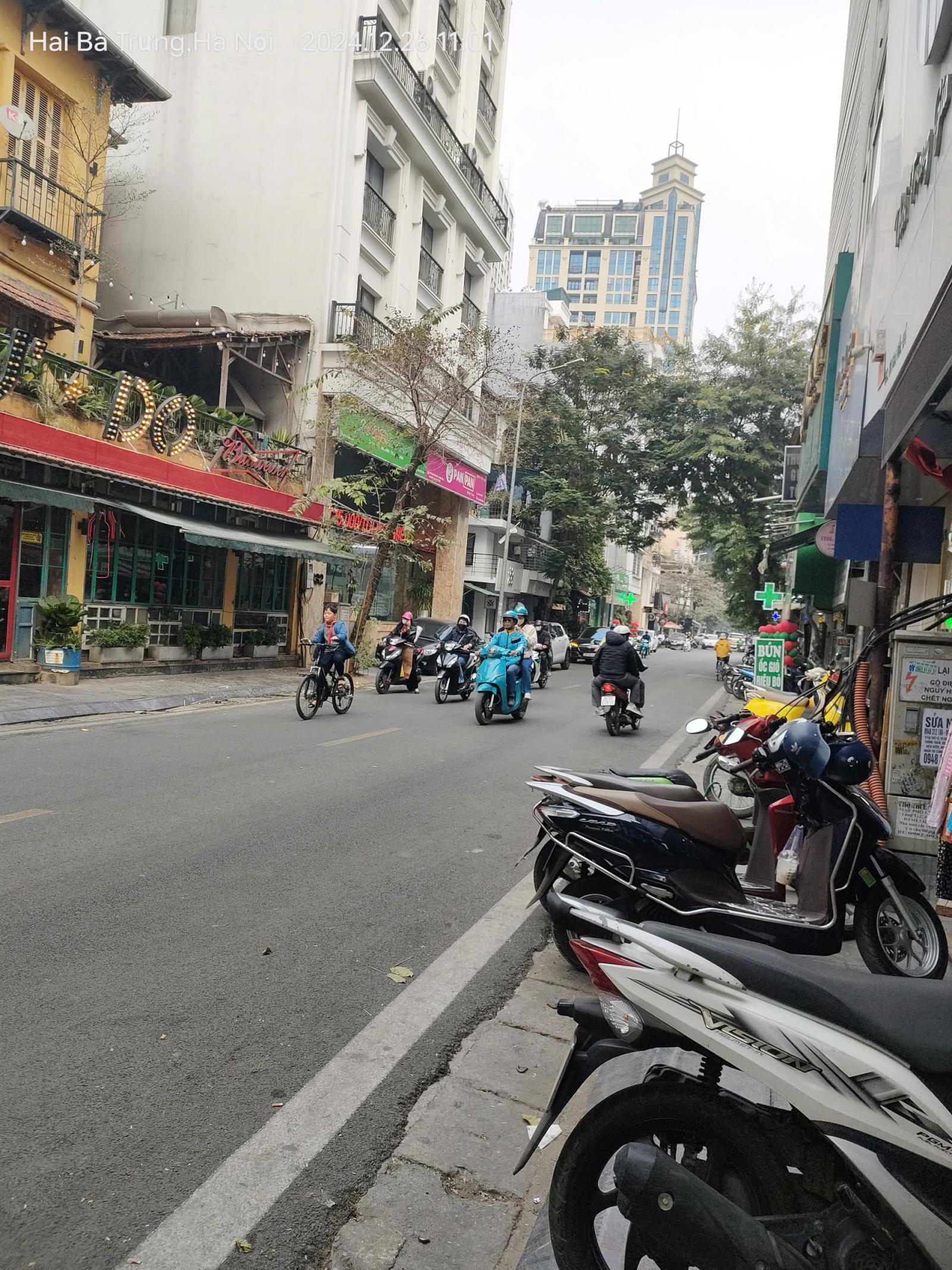 Cho thuê gấp giá rẻ căn hộ mặt phố Yên Phụ 120m, tầng 7, mặt tiền 6m, 20 tr/th Tây Hồ. 15998357
