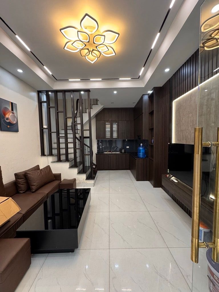 Bán nhà phố Nguyễn Chí Thanh, Ba Đình, ô tô đỗ cửa, nhà xây mới, 35m, 5 tầng, 11 tỷ 15998383
