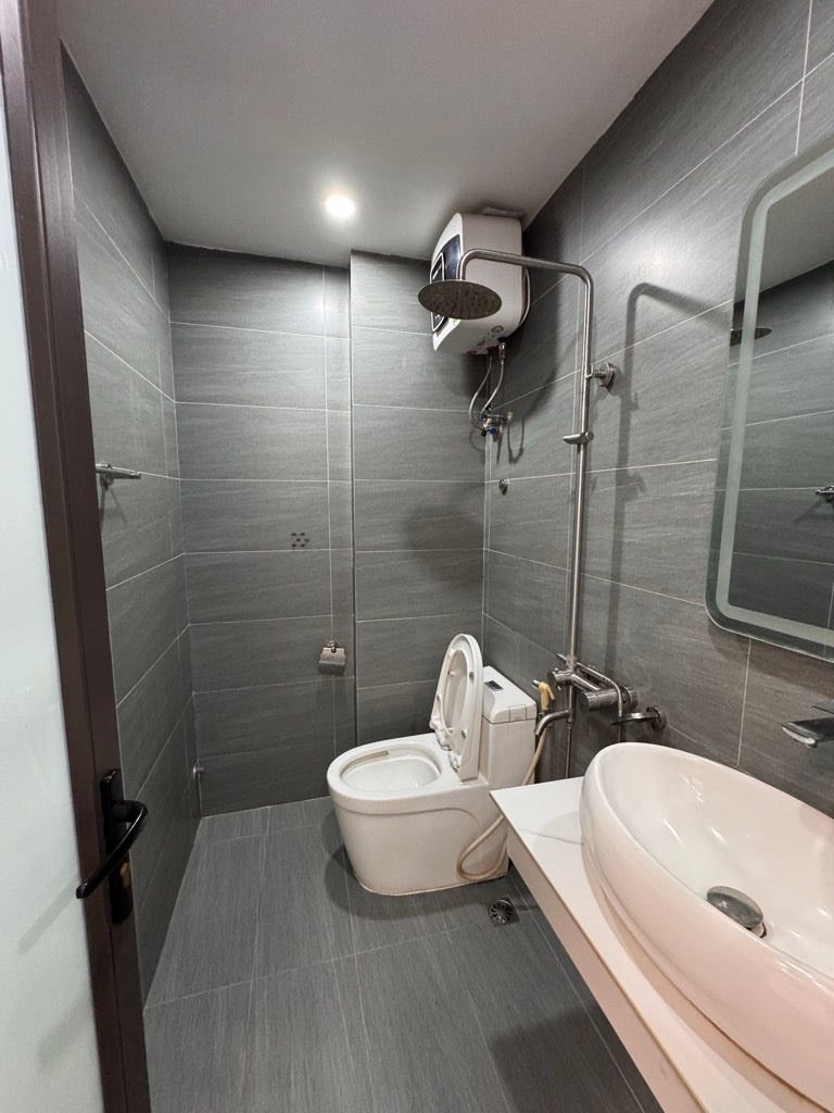 Bán nhà phố Nguyễn Chí Thanh, Ba Đình, ô tô đỗ cửa, nhà xây mới, 35m, 5 tầng, 11 tỷ 15998383
