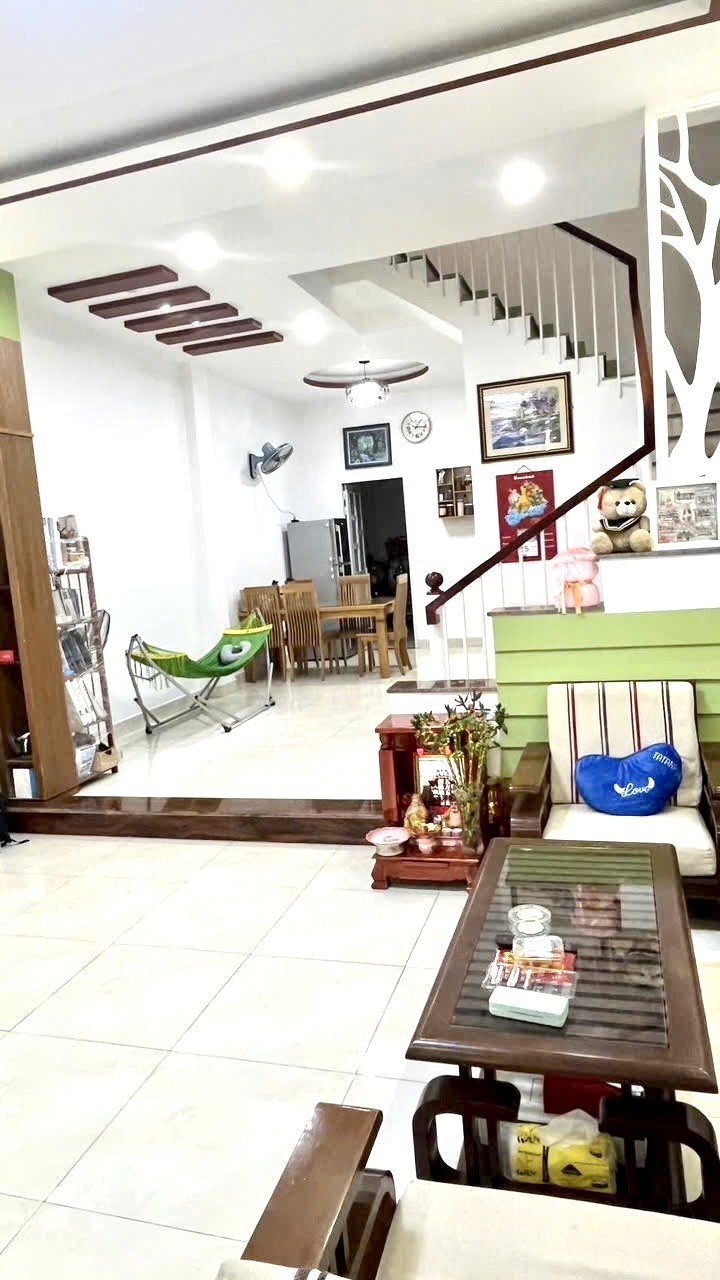 Bán nhà đường 339, Phường Phước Long B, Q9, Thủ Đức, TP HCM. DT 100m2, 4 tầng, SH. Giá 11,9 tỷ 15998411