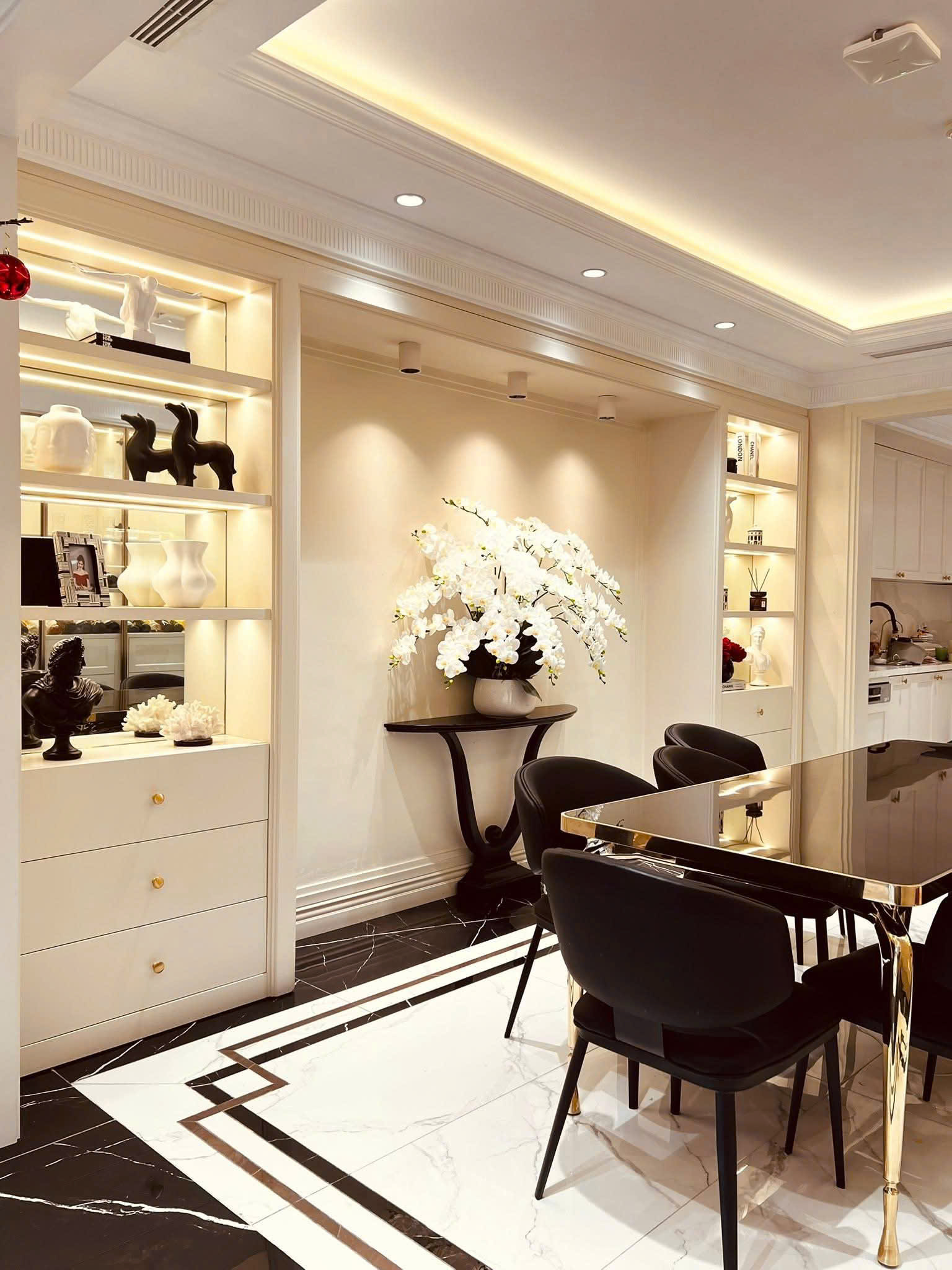 BÁN NHÀ NGÕ 105 XUÂN LA, PHÂN LÔ Ô TÔ VÀO NHÀ, 6 TẦNG THANG MÁY, 45M, CHỈ 20 TỶ 15998469