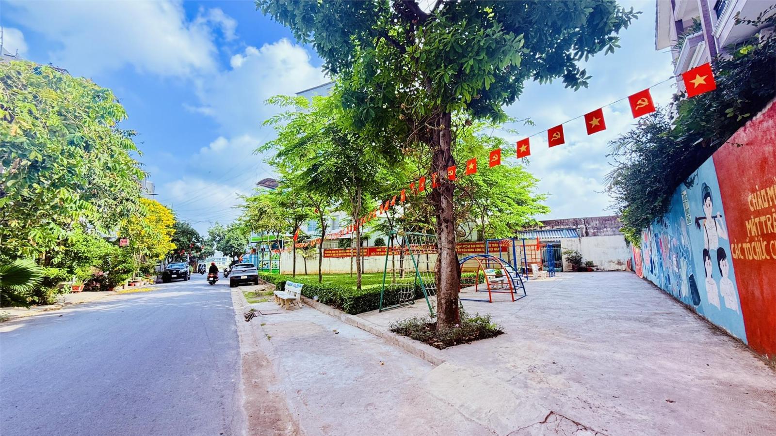 BIỆT THỰ CHDV CAO CẤP, GÓC 2 MẶT TIỀN, GẦN BỜ KÊNH THAM LƯƠNG, DT 320M2, 4 TẦNG GIÁ 39 TỶ 15998483