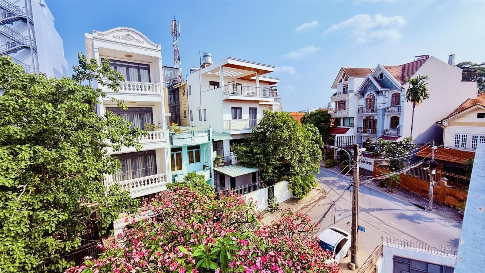 BIỆT THỰ CHDV CAO CẤP, GÓC 2 MẶT TIỀN, GẦN BỜ KÊNH THAM LƯƠNG, DT 320M2, 4 TẦNG GIÁ 39 TỶ 15998483
