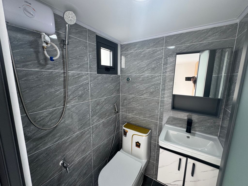 (Tin thật 100%) Bán tòa CHDV 178m2 x 30 phòng tại Dương Quảng Hàm - Dòng tiền 2,4 tỷ ~ 9,5%/năm 15998501