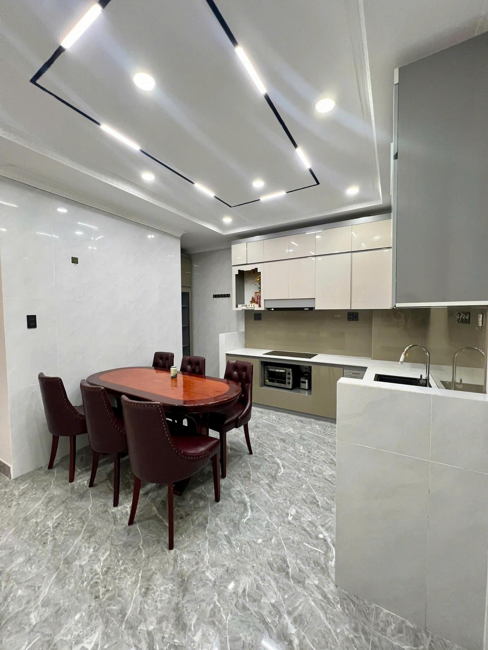 Cho thuê nhà đường Huyền Trân Công Chúa phường 4 Đà Lạt giá 16 triệu 15998510