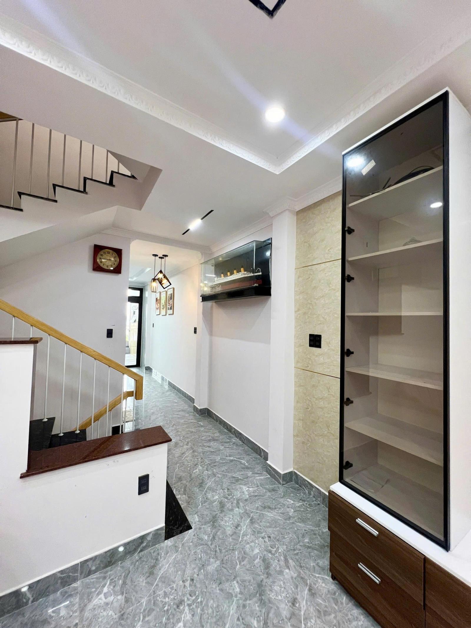 Cho thuê nhà đường Huyền Trân Công Chúa phường 4 Đà Lạt giá 16 triệu 15998510