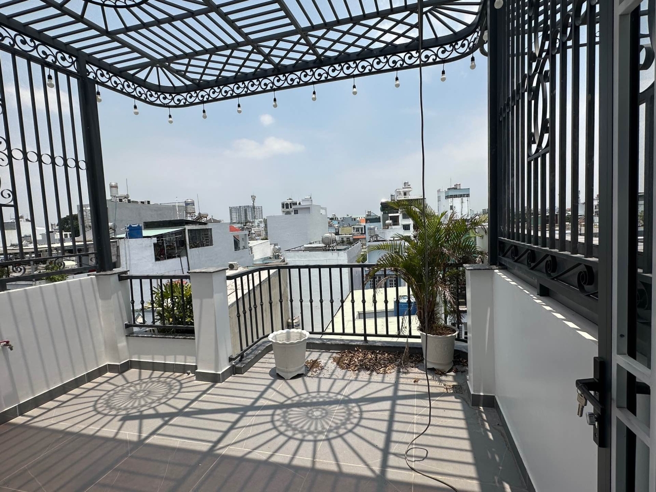 H2220 💎 NHÀ MỚI 5 TẦNG – Ô TÔ NGỦ TRONG NHÀ 15998511