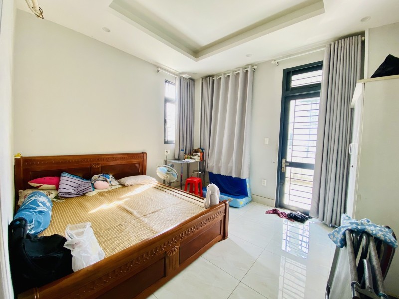 Bán nhà  đường  Gò Dưa, Thủ Đức, TP HCM. DT 90m2, 4 tầng. Giá 7.25 tỷ, Sổ hồng - 0933125879 15998579