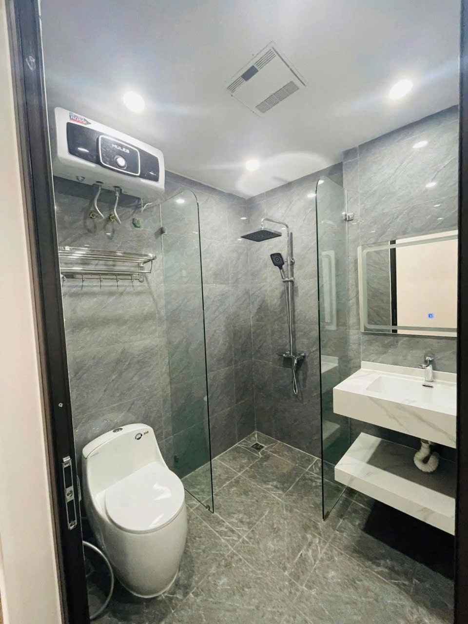 nhà xây mới ngõ 3xx Tô hiệu - lê chân # 4,1 tỷ 15998587