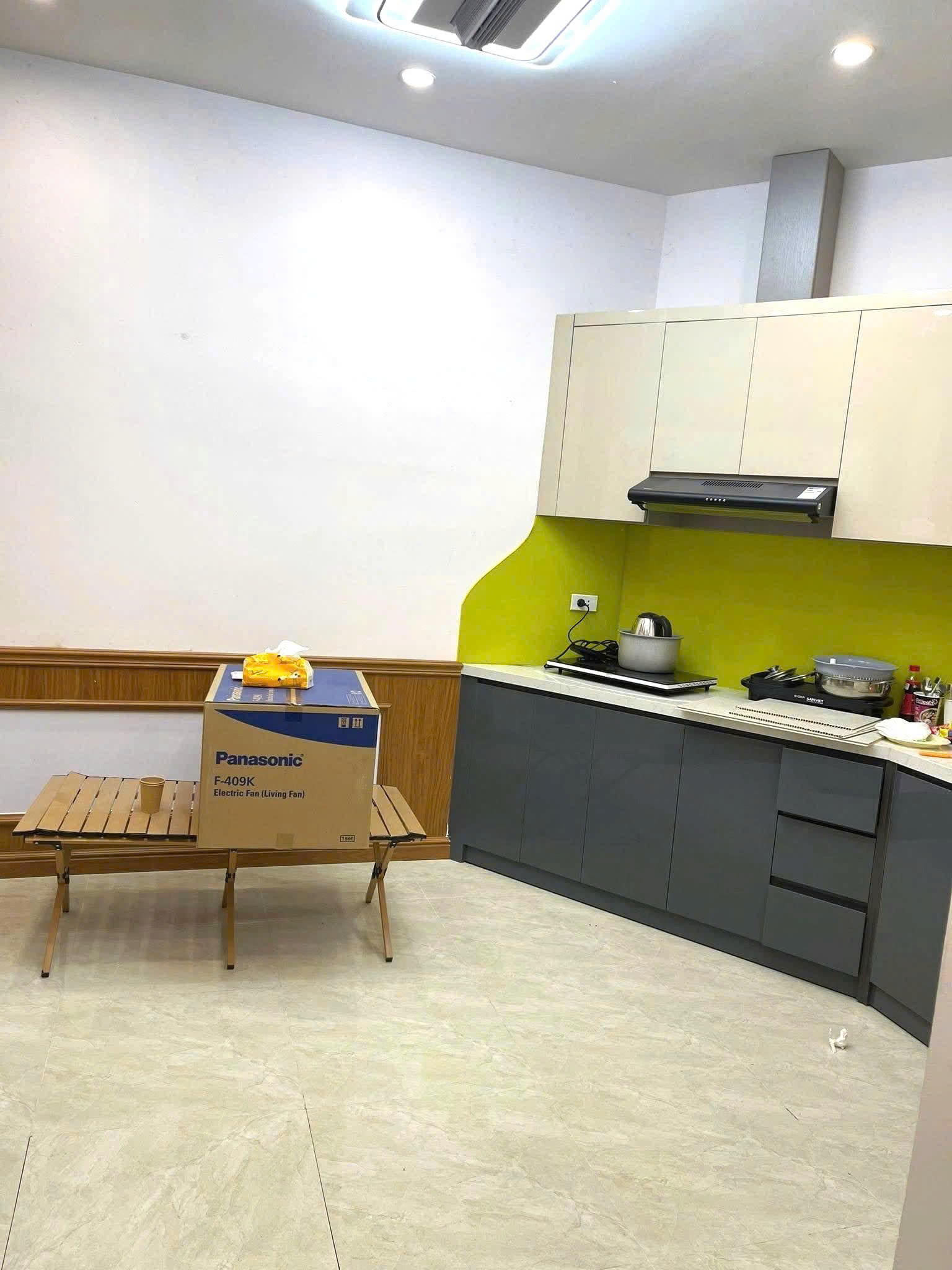 Cho thuê nhà ngõ Đội Cấn 40m2 x 4 tầng, 5 ngủ, 16.5 triệu vào ngay 15998609
