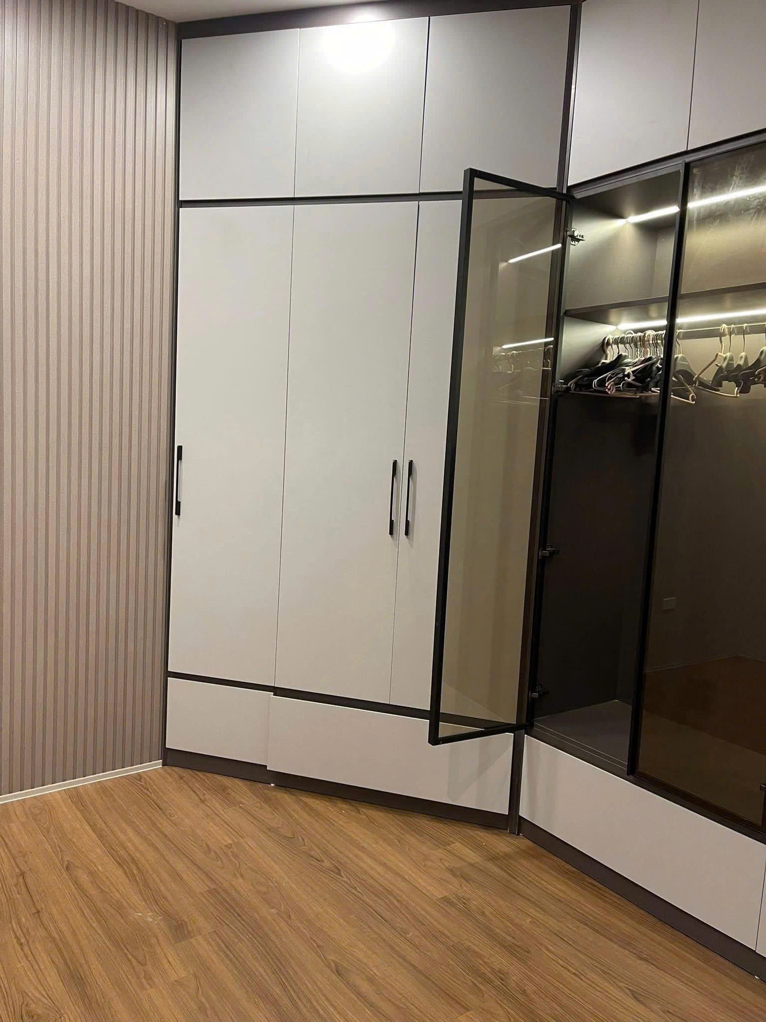 Cho thuê nhà ngõ Đội Cấn 40m2 x 4 tầng, 5 ngủ, 16.5 triệu vào ngay 15998609
