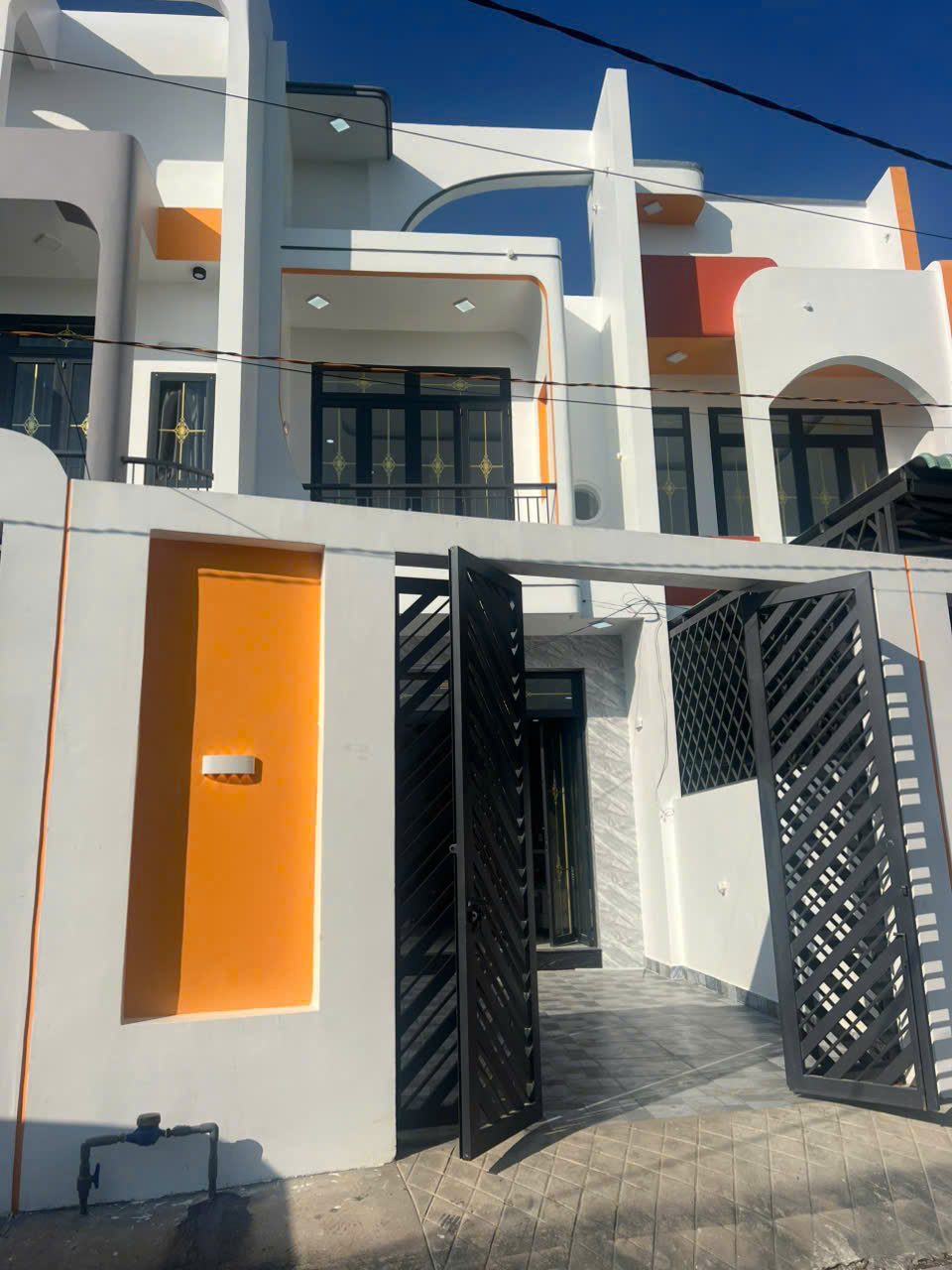 NHÀ ĐẸP – CHÍNH CHỦ CẦN BÁN Căn Nhà Phố Liền Kề Xã Long Trạch, Huyện Cần Đước, Long An. 15998611