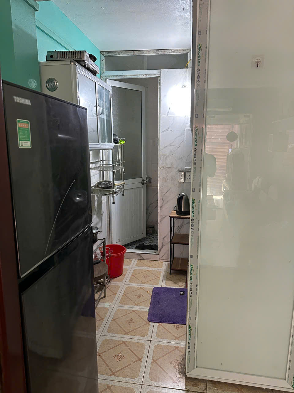 Cho thuê nhà ngõ Định Công Hạ, 23m2 x 3 tầng, 2 ngủ, 2 WC chỉ 6 triệu vào ngay 15998614