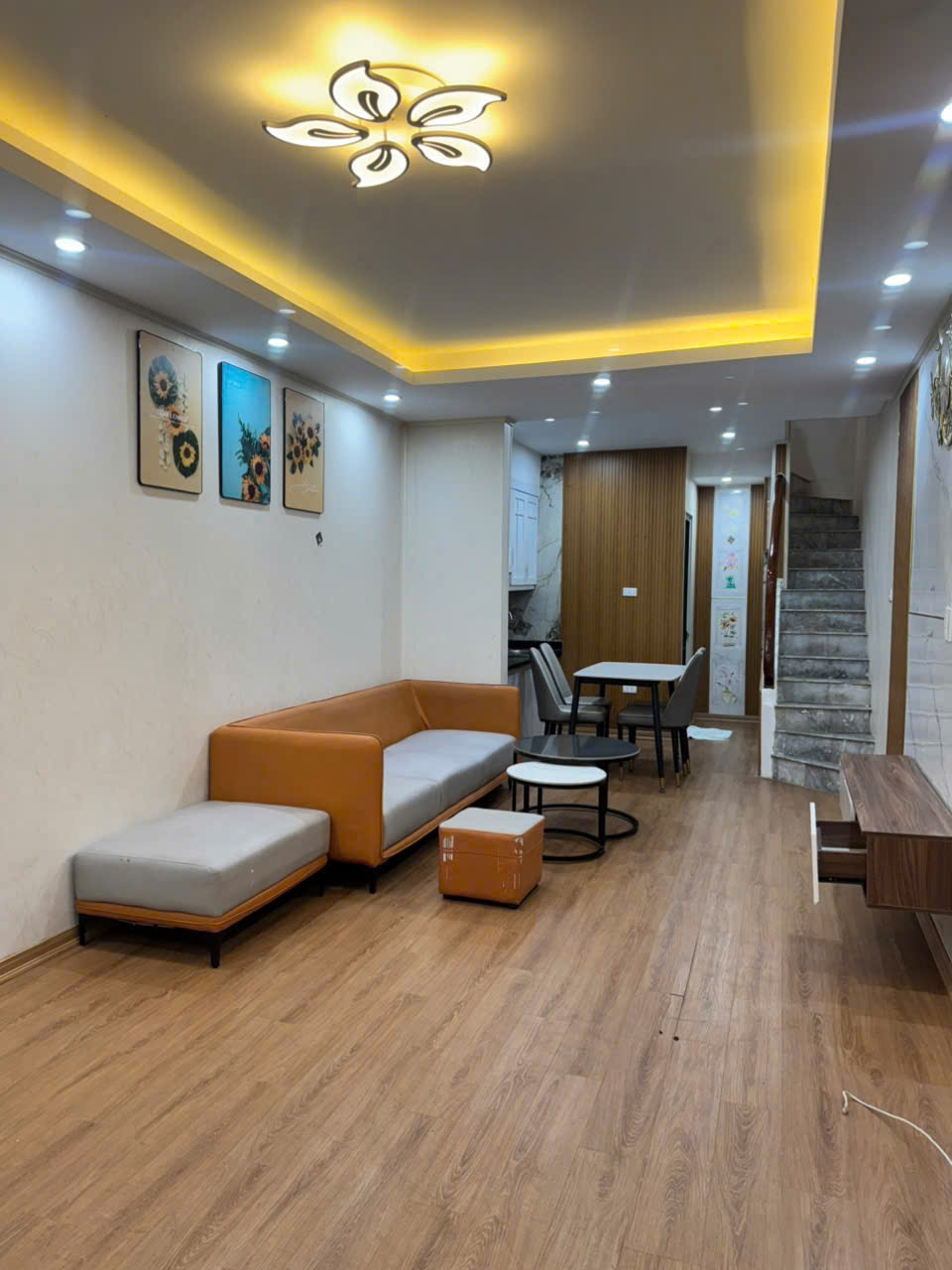 CC cần cho thuê nhà ngõ Văn Hương, 40m² x 3 tầng, 3 ngủ, 13 Triệu ở tối đa 6 người 15998627