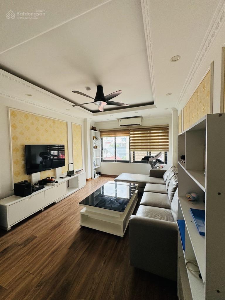 Bán nhà riêng tại Trần Hưng Đạo, 20 tỷ, 55m2, 6PN, 4WC, pháp lý đầy đủ 15998706
