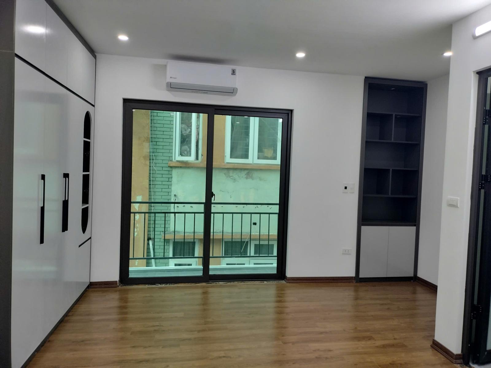 Cần bán nhà Nguyễn Khang 45m 5T 15 tỷ thang máy sịn sò 15998738