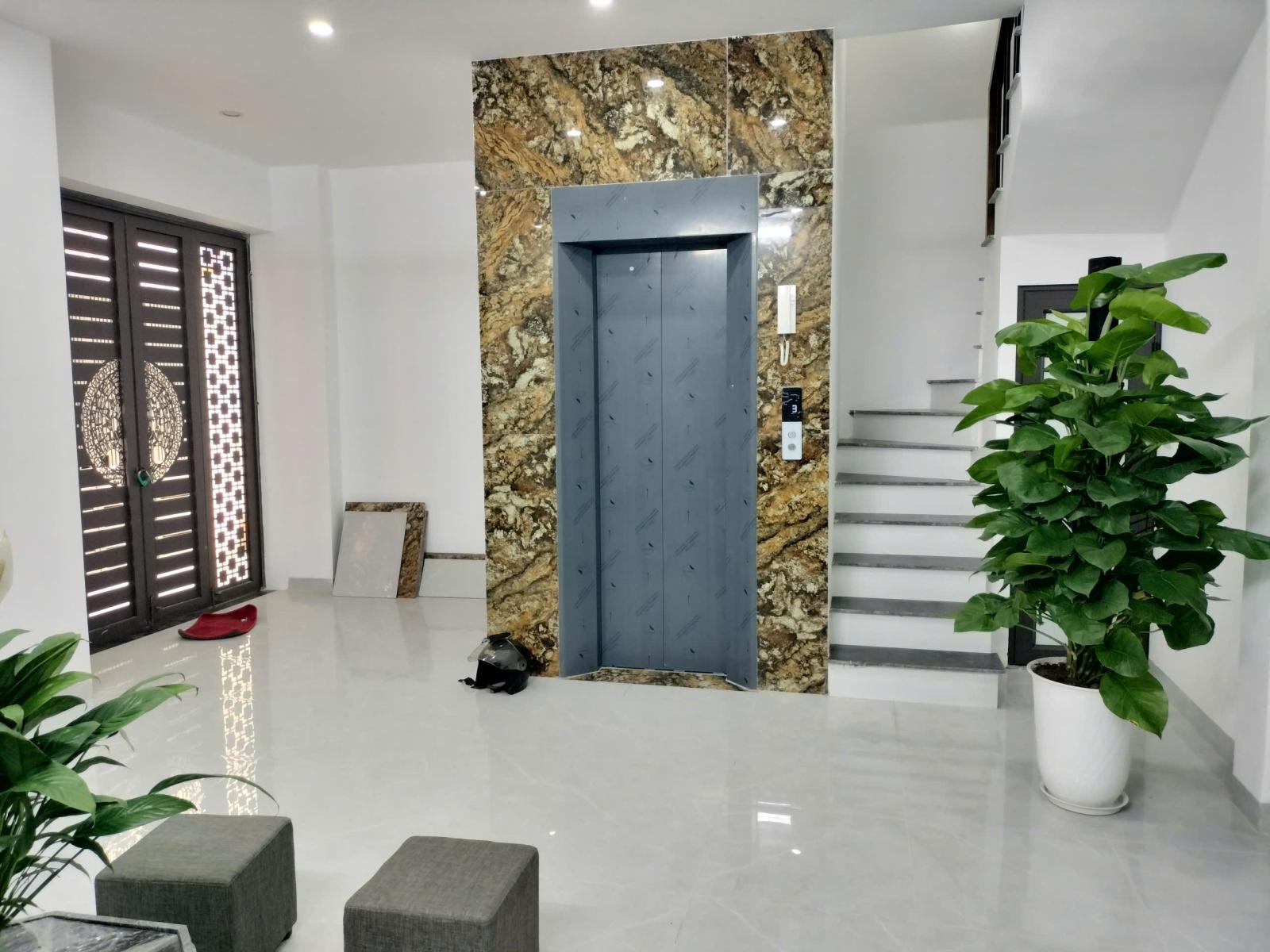 Cần bán nhà Nguyễn Khang 45m 5T 15 tỷ thang máy sịn sò 15998738