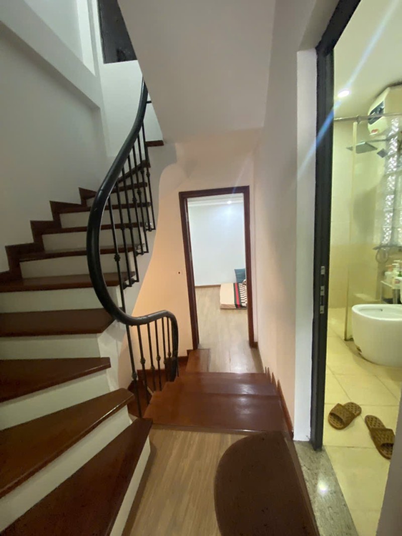 BÁN NHÀ NGỌC LÂM – MẶT HỒ TAI TRÂU – 5 TẦNG KINH DOANH – FULL NỘI THẤT 15998796