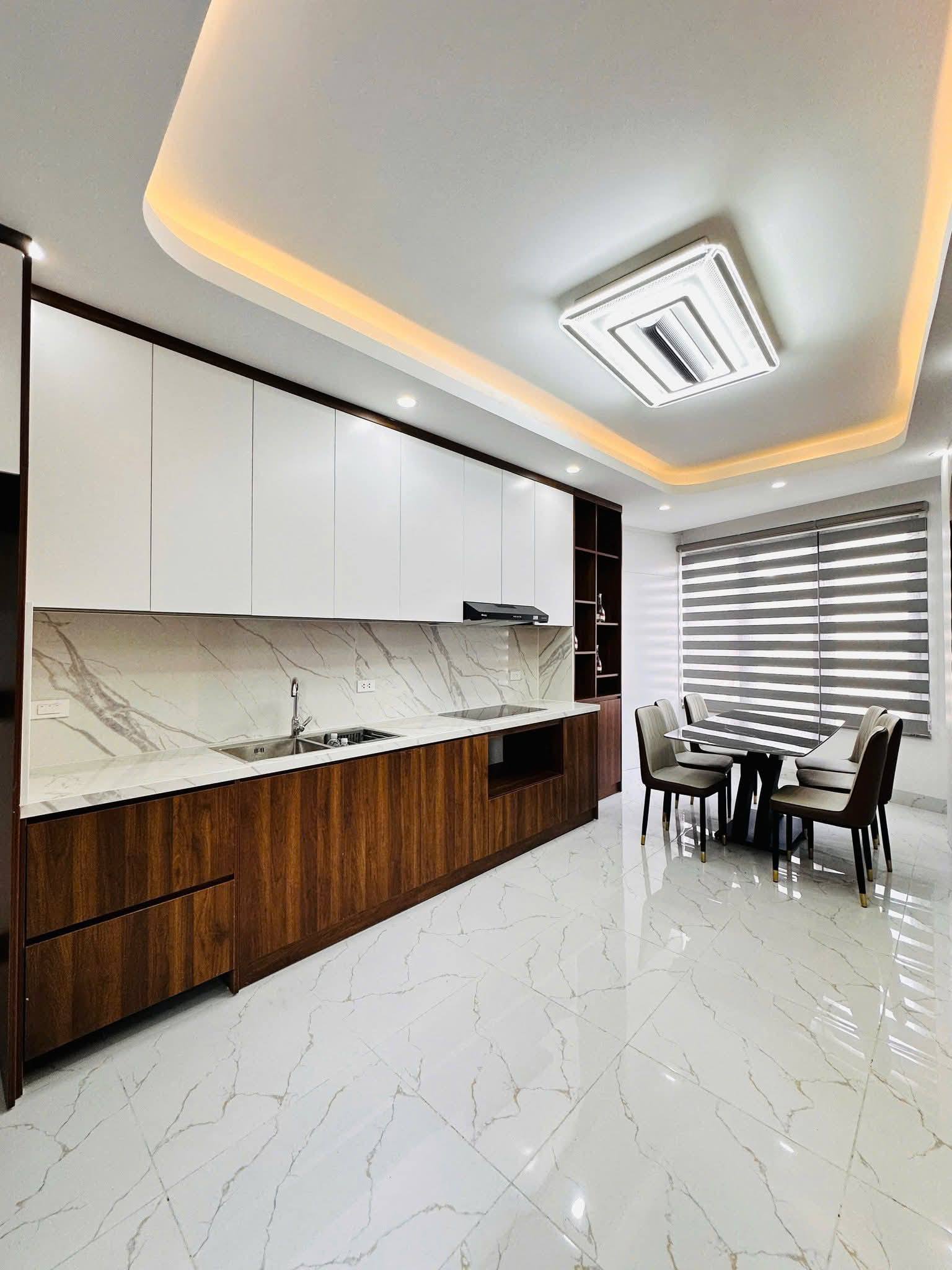 Bán nhà phố Hoàng Hoa Thám, Ba Đình, xây mới, thang máy, gần phố, 35m, 9.3 tỷ 15998805