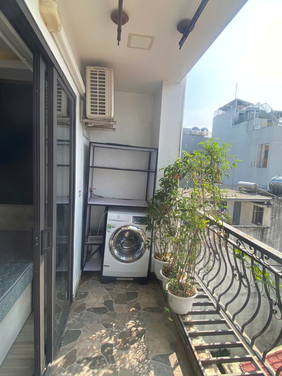 Cho thuê Căn hộ chung cư mini Full đồ cao cấp. Phòng View toàn mặt Hồ Tây cực Chill. Chỉ 7tr
 15998809