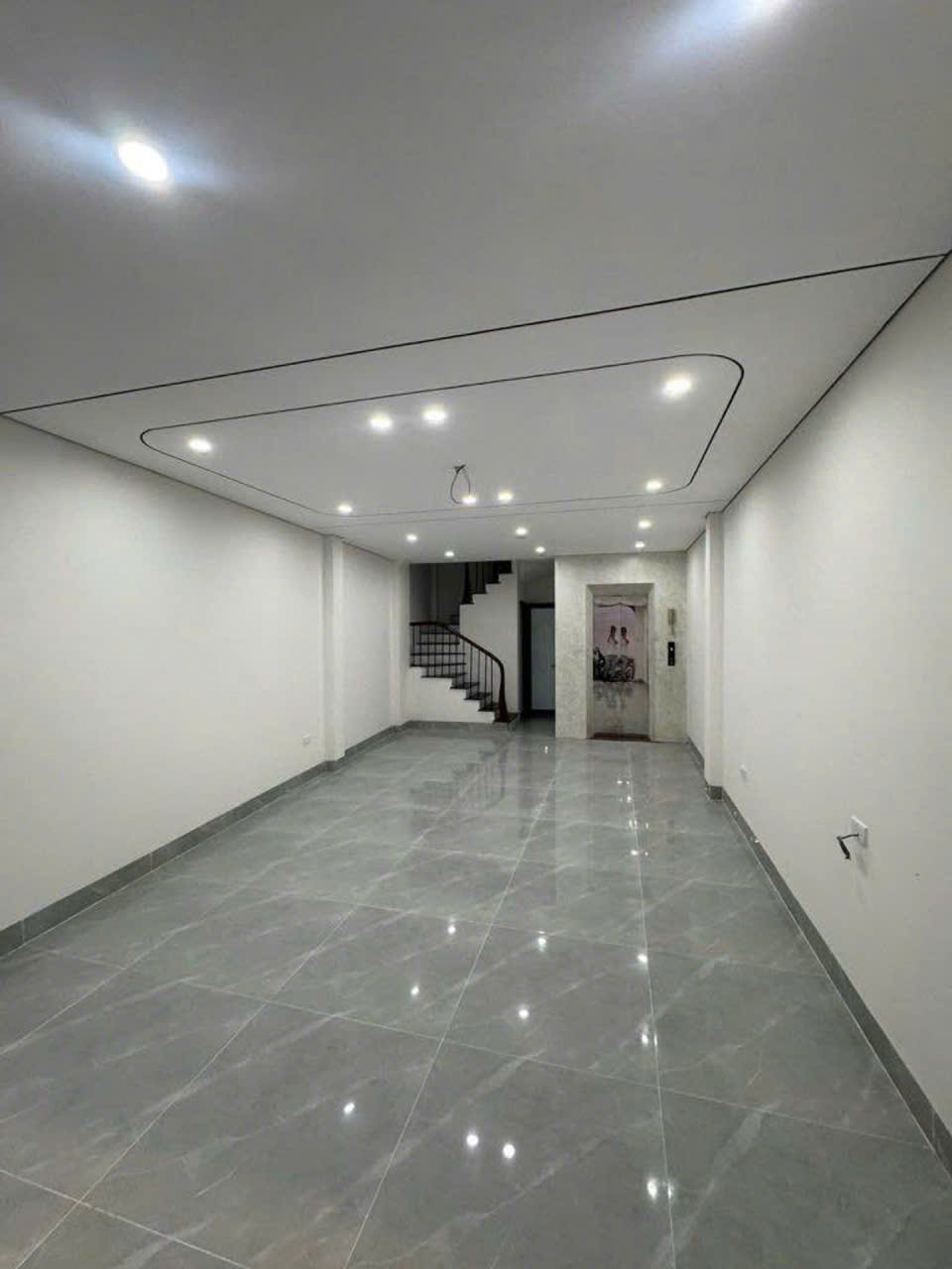🔥 SIÊU PHẨM TRUNG TÂM CỔ LINH – 55m² x 5 TẦNG – THANG MÁY – FULL NỘI THẤT 🔥 15998868