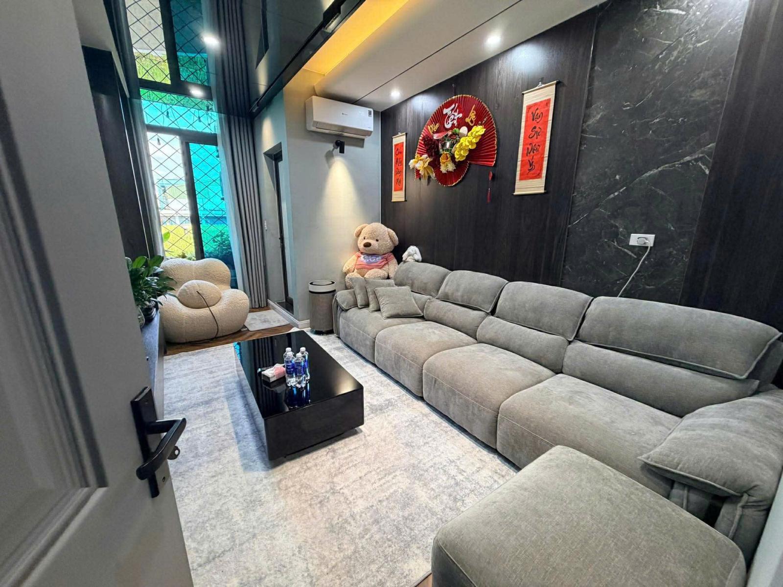 NHÀ ĐẸP Ở NGAY – 2 THOÁNG TRƯỚC SAU – VÀI BƯỚC RA HỒ GƯƠM – TRUNG TÂM Lò Đúc 15998876