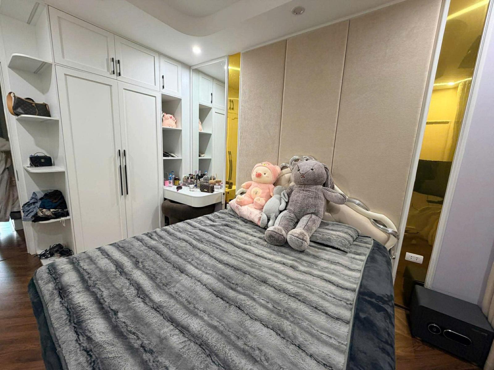 NHÀ ĐẸP Ở NGAY – 2 THOÁNG TRƯỚC SAU – VÀI BƯỚC RA HỒ GƯƠM – TRUNG TÂM Lò Đúc 15998876