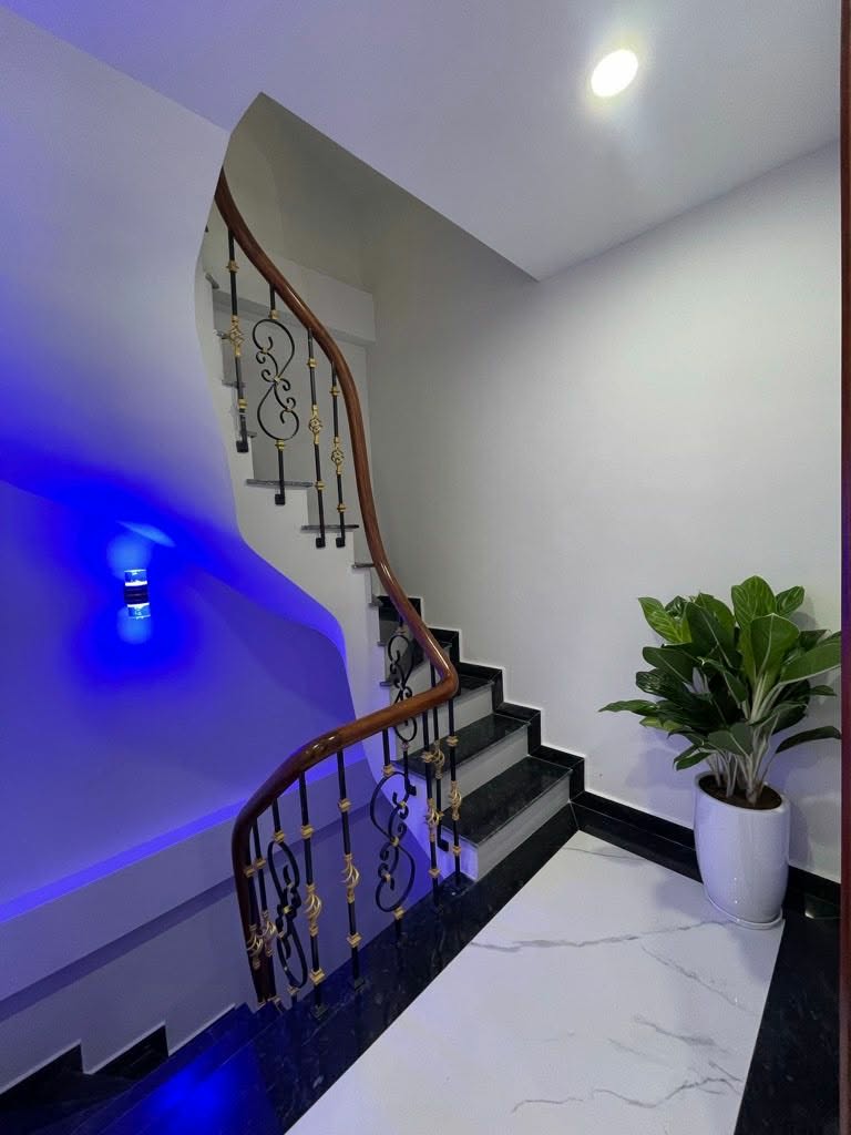Bán nhà 6 tầng , mặt phố Đồng Cổ , diện tích 40m2, giá 27 tỷ 15998893