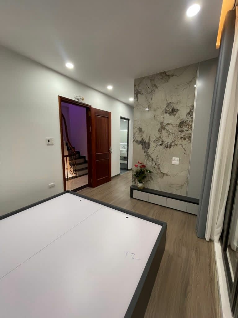 Bán nhà 6 tầng , mặt phố Đồng Cổ , diện tích 40m2, giá 27 tỷ 15998893