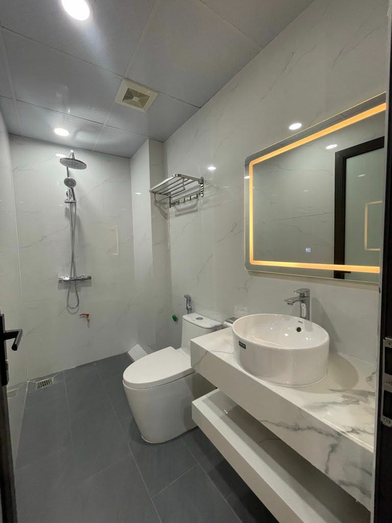 Bán nhà 6 tầng , mặt phố Đồng Cổ , diện tích 40m2, giá 27 tỷ 15998893
