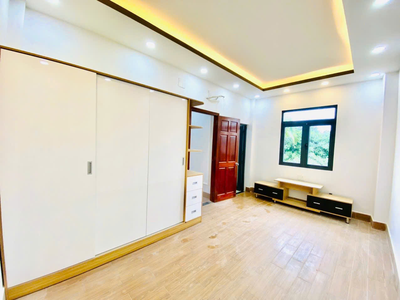 Chính chủ bán nhà 4 lầu DTSD 200m2 góc 2 mặt tiền HXH đường Cây Keo 15999021