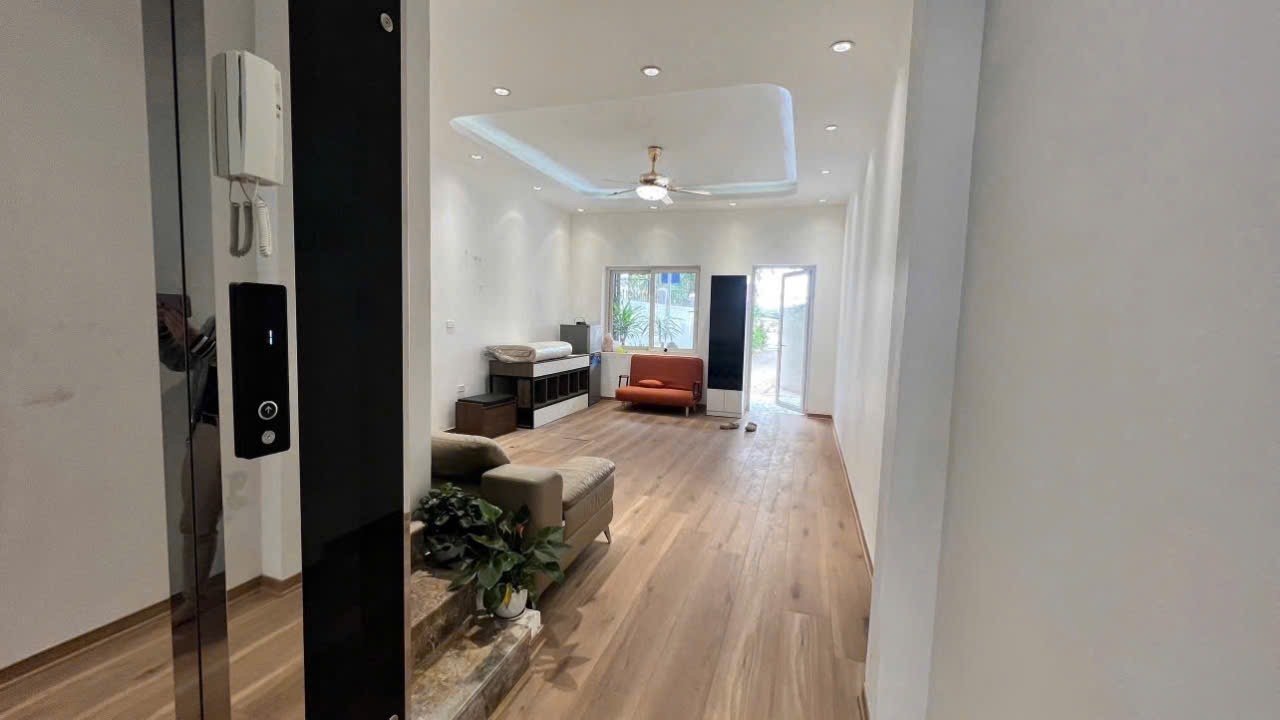 Bán Nhà Đại Mỗ. Nam Từ Liêm. 2 Mặt Tiền. Thang Máy. Ô Tô. DT 127m2. MT 7m. Giá 36.7 Tỷ. 15999113
