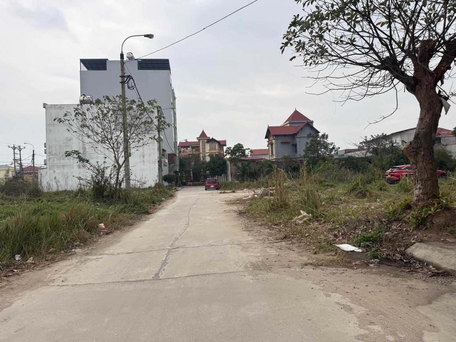 HÀNG HIẾM – ĐẤU GIÁ SÁP MAI – VỈA HÈ – Ô TÔ TRÁNH . Diện tích: 69m² Mt 5m – vuông đẹp, dễ xây. 15999139