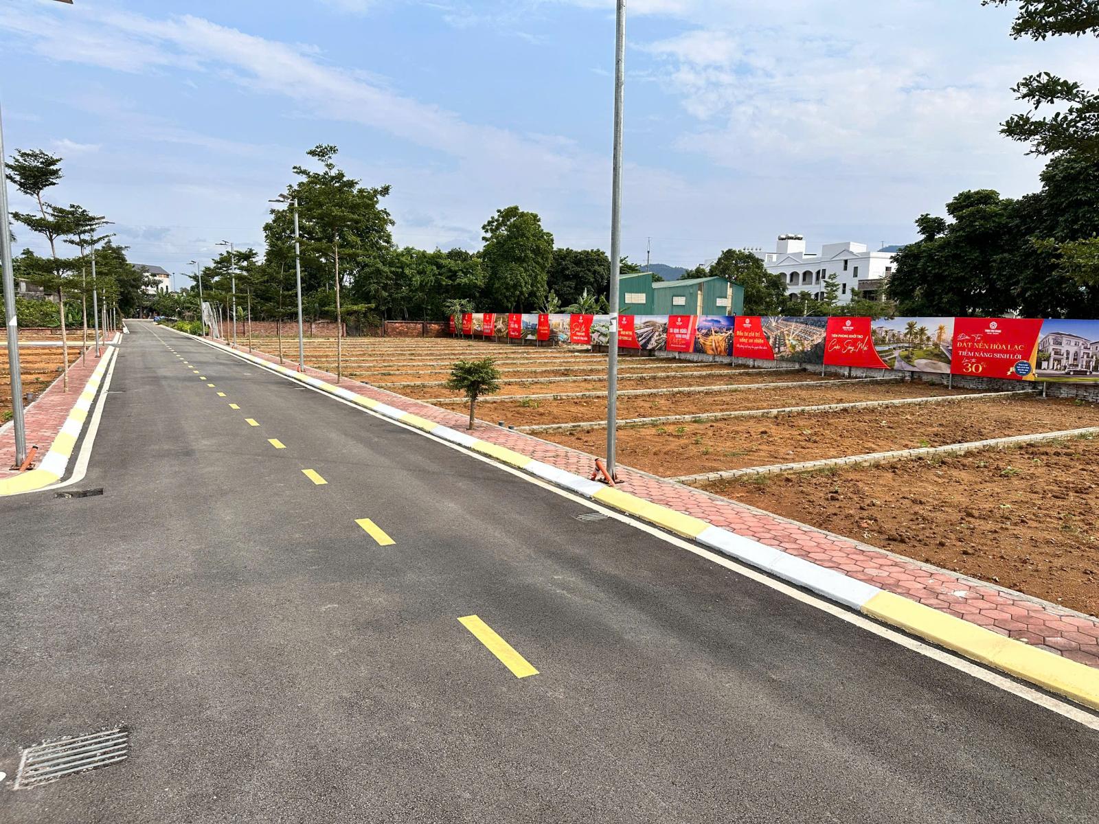 CHỦ CẦN BÁN GẤP LÔ GÓC SIÊU PHẨM TẠI TÁI ĐỊNH CƯ VAI RÉO SÁT NGÃ TƯ HOÀ LẠC 15999205