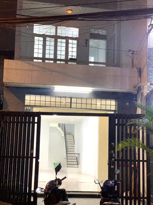 Cho thuê nhà góc 2 tầng nở hậu L 5.2m mặt tiền Ba Đình P10Q8. Giá 13 triệu/tháng 15999288