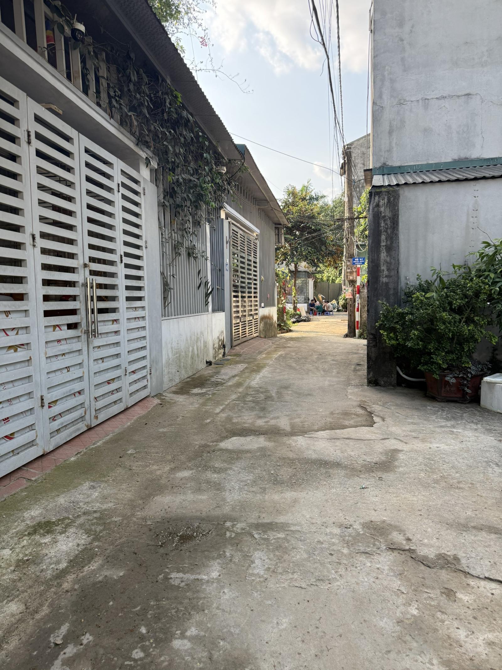 100M RA ĐẾN QL21- Lô đất giá êm nhất khu vực gần chợ Hoà Lạc 15999319
