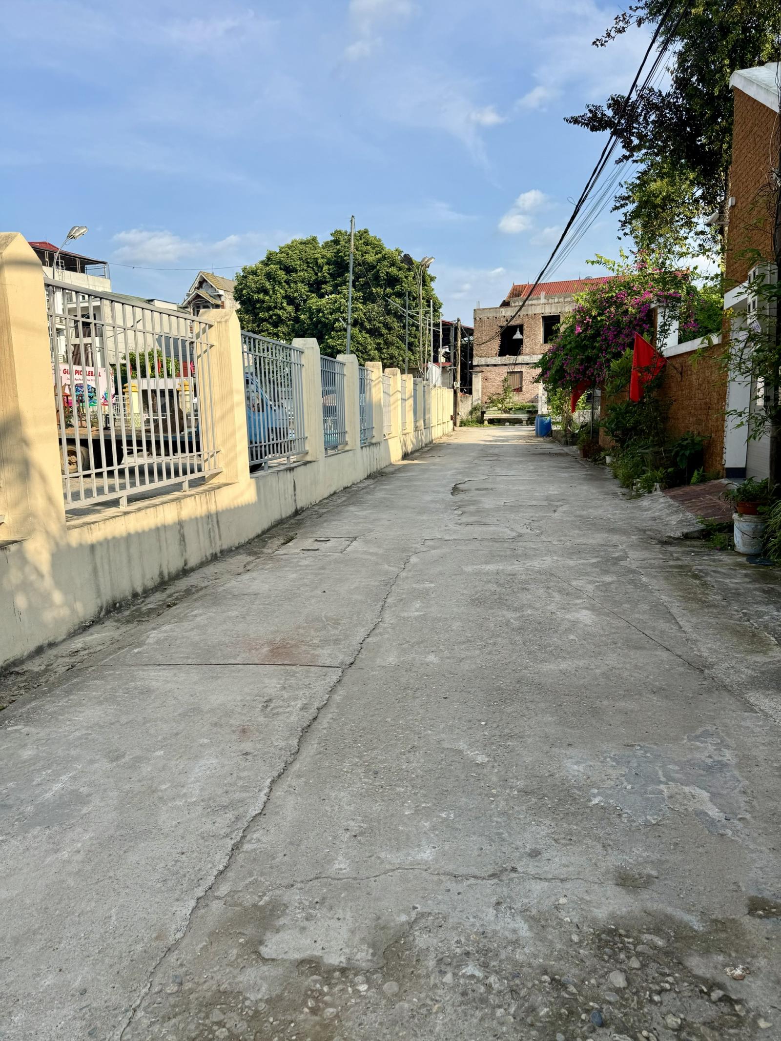 100M RA ĐẾN QL21- Lô đất giá êm nhất khu vực gần chợ Hoà Lạc 15999319