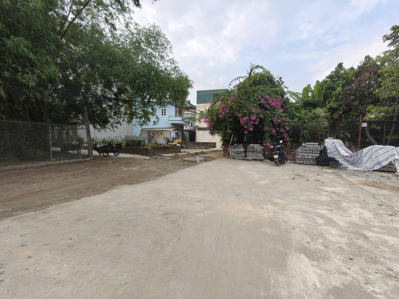 Chủ cần bán đất Nam Hồng 108m2, mt4.5m, 6.3 tỷ, Đông Anh, gần bãi để xe, ô tô vào sân. 15999368