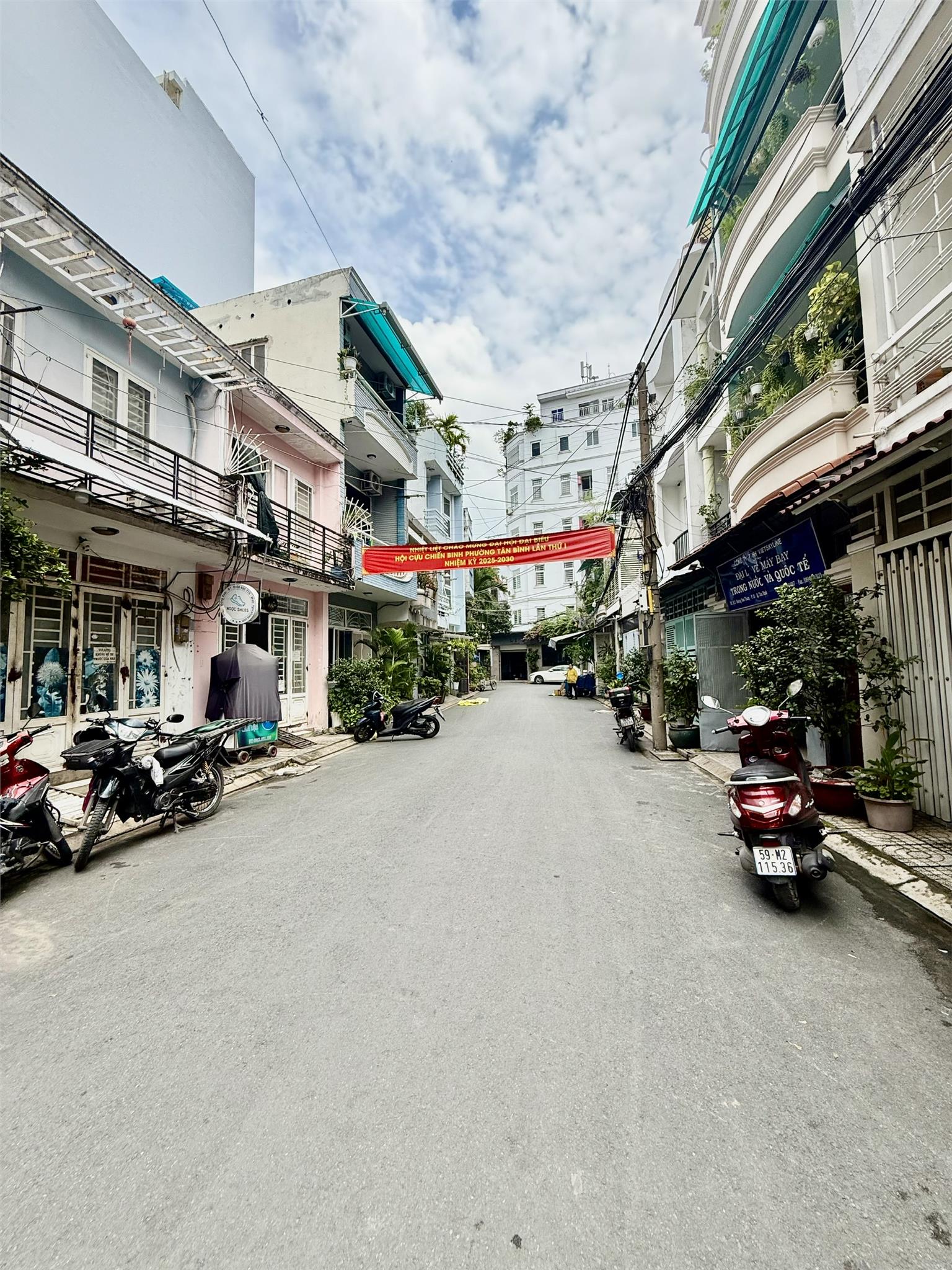 CHÍNH CHỦ, NGAY CHỢ HOÀNG HOA THÁM, DT 71M2, NGANG 5M, GIÁ CHỈ 12.8 TỶ, XÂY MỚI CHDV 15999421