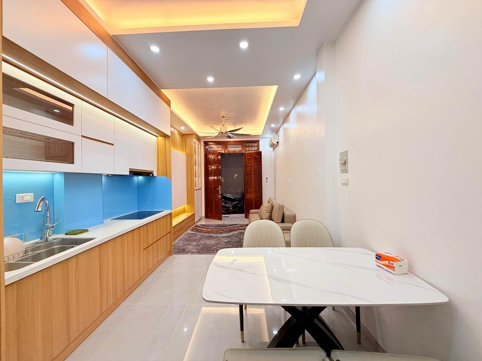 NHÀ CẦU GIẤY 