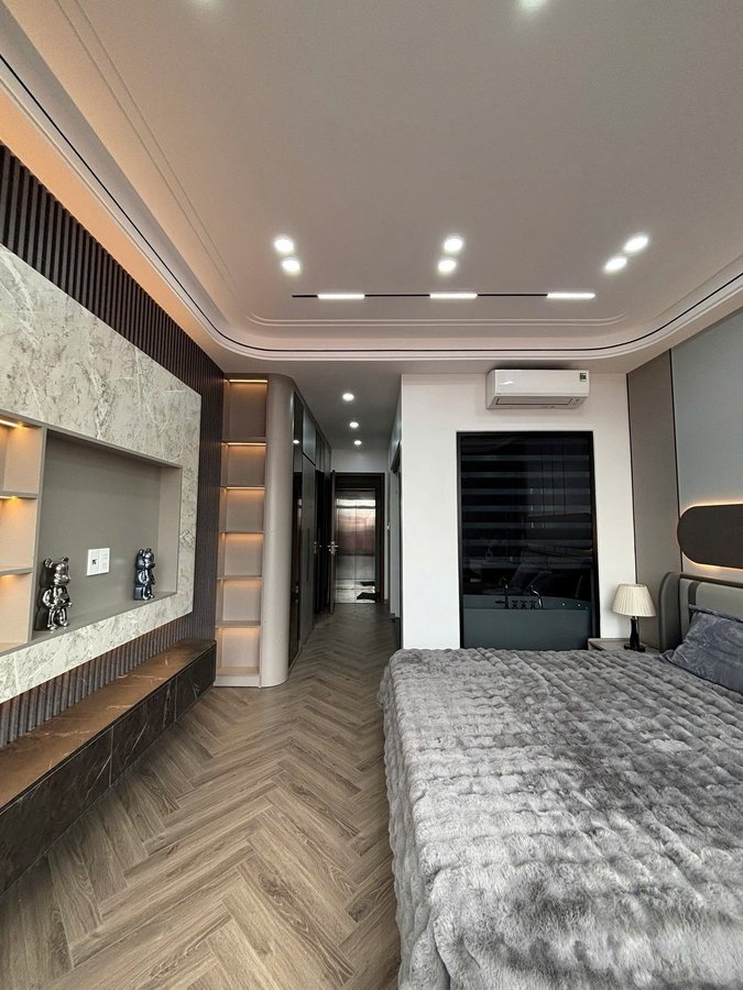 Bán Nhà Nguyễn Văn Cừ. Long Biên. 8 Tầng Thang Máy. Ô Tô. DT 47m2. MT 4.1m. Giá 19.4 Tỷ. 15999445